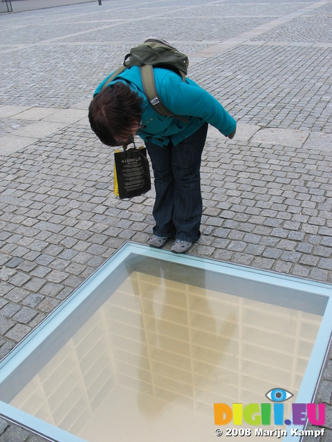 25501 Jenni looking at Monument to the 10th May 1933 Book Burning